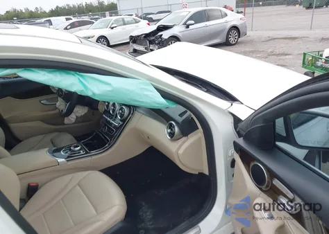 2019 Mercedes-Benz C 300 from USA, damaged, VIN 55SWF8DB1KU310034